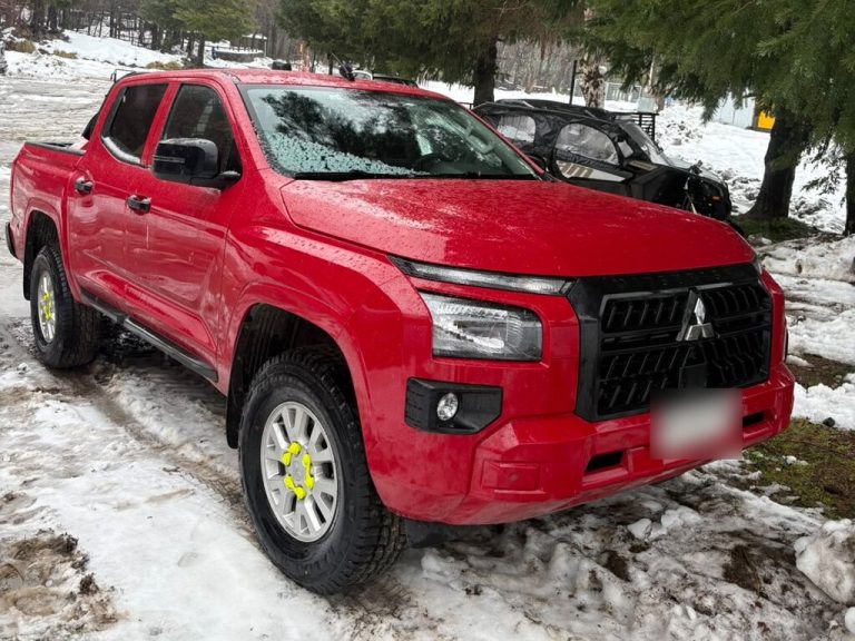 Mitsubishi L200 4×4 estándar minero